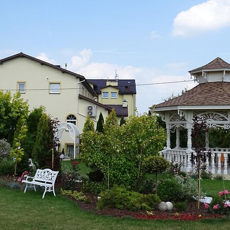 Margerita Hotel Modlnica Kültér fotó