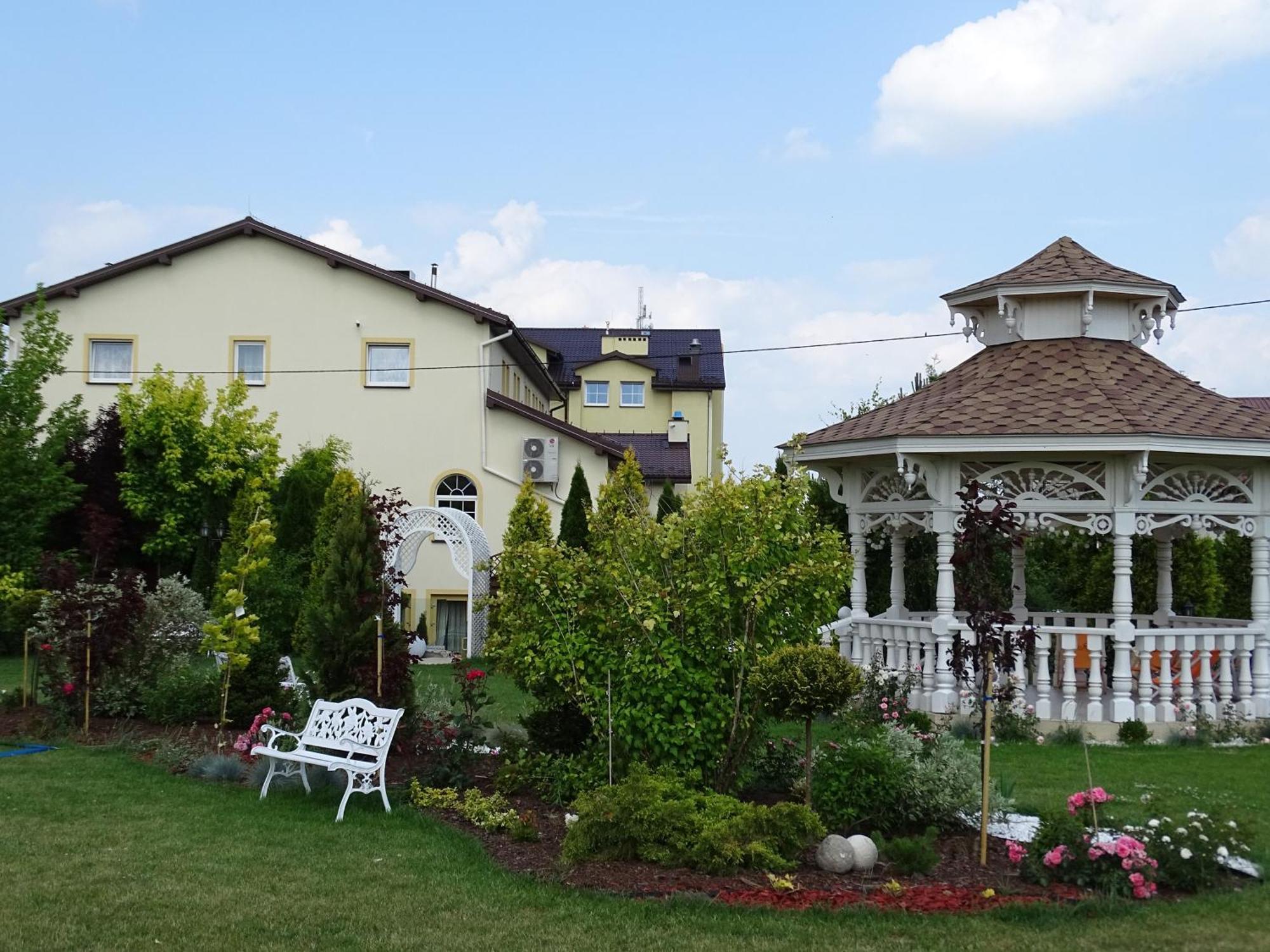Margerita Hotel Modlnica Kültér fotó