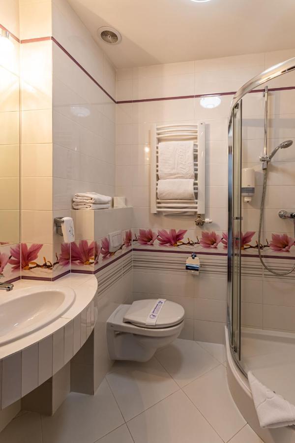 Margerita Hotel Modlnica Kültér fotó